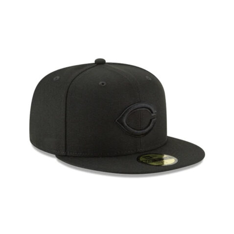 New Era 59Fifty Cincinnati Reds Fitted Blackout All Black Hat Front Right