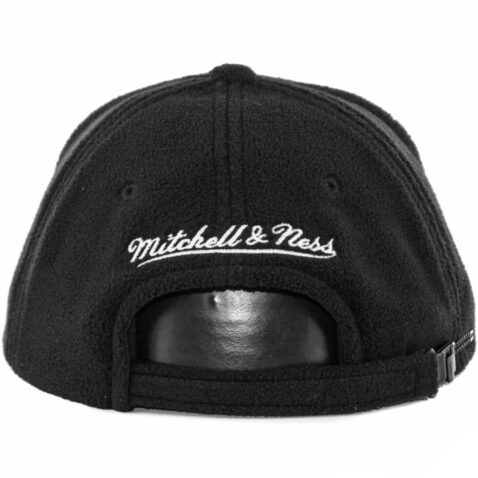 Mitchell & Ness Chicago Bulls Fleece Zipback Hat, Black