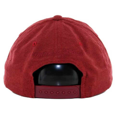Mitchell & Ness Chicago Bulls Linen Slouch Dark Red Snapback Hat
