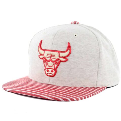 Mitchell & Ness Chicago Bulls Oatmeal Heather Snapback Hat