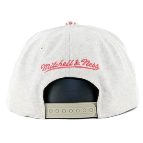 Mitchell & Ness Chicago Bulls Oatmeal Heather Snapback Hat