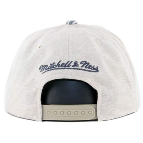 Mitchell & Ness Cleveland Cavaliers Oatmeal Heather Snapback Hat