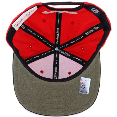 Mitchell & Ness Chicago Blackhawks Sandy Off White Red Black Snapback Hat