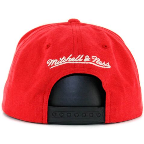 Mitchell & Ness Chicago Bulls Sandy Off White Red Black Snapback Hat