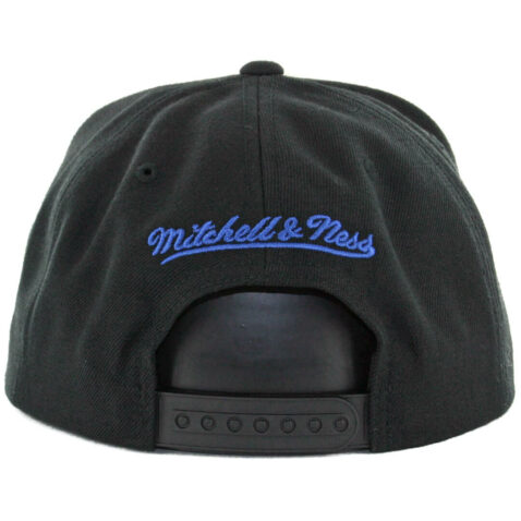 Mitchell & Ness New York Knicks Elements Snapback Hat Black