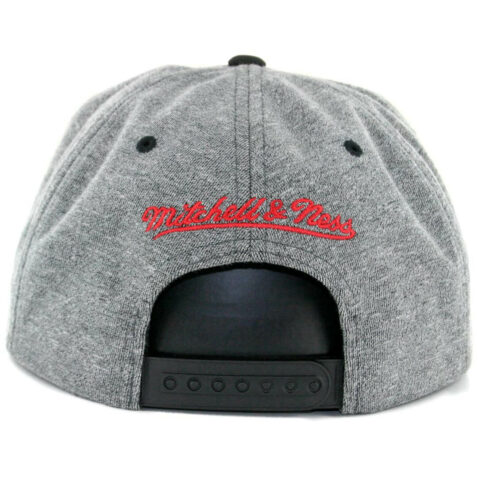 Mitchell & Ness Chicago Bulls PU Nubuck 2 T Snapback Hat Grey Black