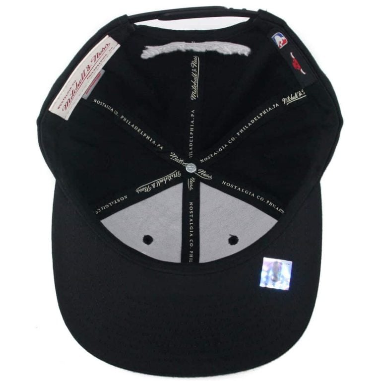 Mitchell & Ness Chicago Bulls Dark Hologram Snapback Hat Black-Inside Mitchell & Ness Chicago Bulls Dark Hologram Snapback Hat Black-Inside