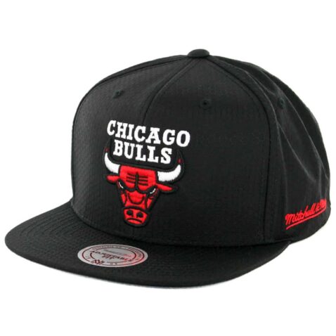 Mitchell & Ness Chicago Bulls Ripstop Honey Snapback Hat Black