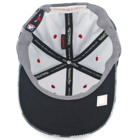 Mitchell & Ness Chicago Bulls Carbon Camo Flexfit Hat