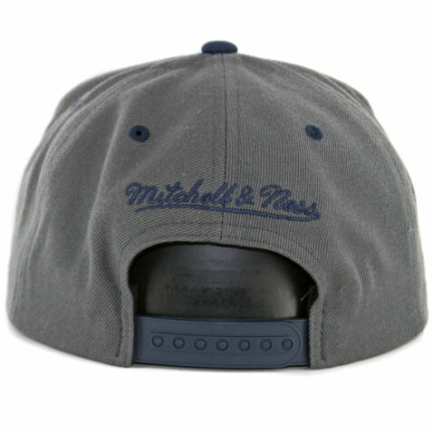 Mitchell & Ness Chicago Bulls Green Eyes Logo Snapback Hat Charcoal
