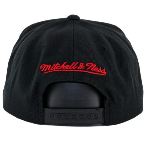 Mitchell & Ness Chicago Bulls Easy 3 Digital XL Snapback Hat Black