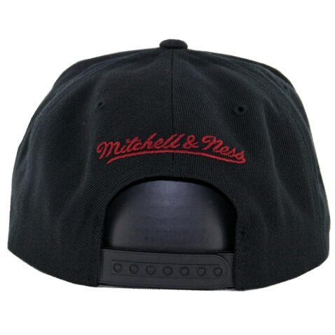 Mitchell & Ness Cleveland Cavaliers Easy 3 Digital XL Snapback Hat Black