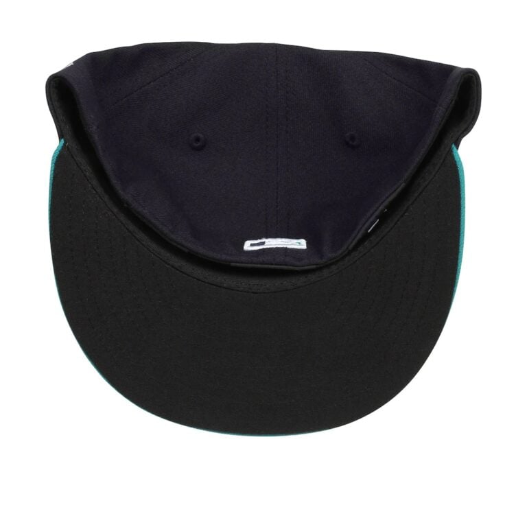 New Era Seattle Mariners Alternate 1 Dark Navy Tale 59FIFTY Fitted Hat Undervisor New Era Seattle Mariners Alternate 1 Dark Navy Tale 59FIFTY Fitted Hat Undervisor