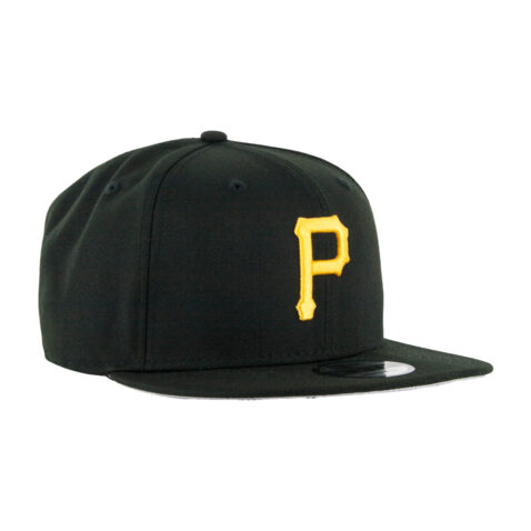 New Era Basic P Pirates Game Snapback Hat Black Front Left