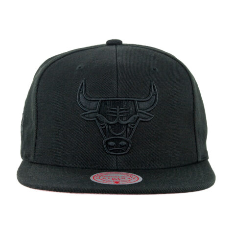 Mitchell Ness Chicago Bulls Pink Moon Snapback Hat Black Front