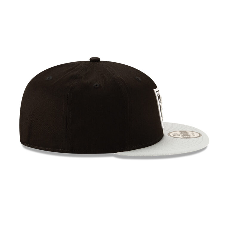 New Era 9Fifty Las Vegas Raiders League Basic Two Tone Black Dark Graphite Snapback Hat Right New Era 9Fifty Las Vegas Raiders League Basic Two Tone Black Dark Graphite Snapback Hat Right
