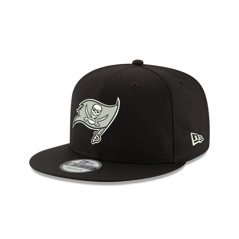 New Era 9Fifty Tampa Bay Buccaneers League Basic Black White Snapback Hat Left Front New Era 9Fifty Tampa Bay Buccaneers League Basic Black White Snapback Hat Left Front