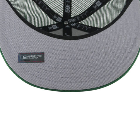 New Era 59Fifty San Diego Padres St. Patrick's Day 2023 Fitted Hat Kelly Green - Image 5
