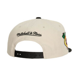 Mitchell & Ness Chicago Blackhawks Vintage Off-White Adjustable Snapback Hat White Black