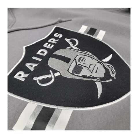 New Era Las Vegas Raiders Sideline Pullover Hooded Sweatshirt Dark Grey - Image 2