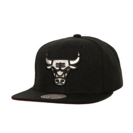 Mitchell & Ness Chicago Bulls Watch Me Shine Adjustable Snapback Hat Black