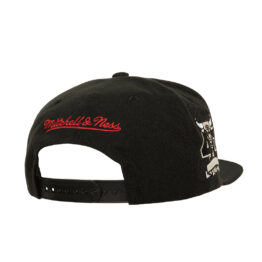 Mitchell & Ness Chicago Bulls Watch Me Shine Adjustable Snapback Hat Black