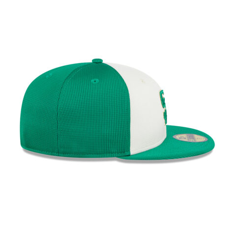 New Era 59Fifty San Diego Padres St. Patrick's Day 2024 Fitted Hat Chrome White Kelly Green - Image 4