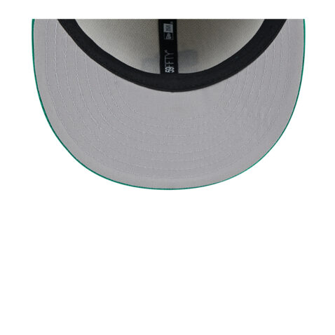 New Era 59Fifty San Diego Padres St. Patrick's Day 2024 Fitted Hat Chrome White Kelly Green - Image 7