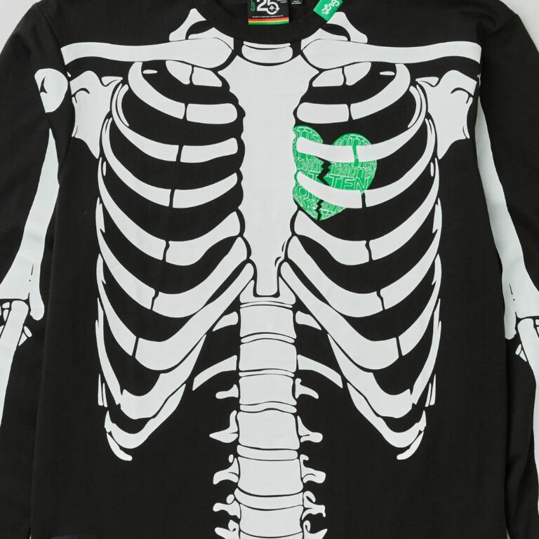 LRG-99-Dead-Serious-Long-Sleeve-Knit-Black-White-Detail.jpg LRG-99-Dead-Serious-Long-Sleeve-Knit-Black-White-Detail.jpg