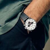 Nixon-Sentry-Chrono-Leather-Watch-Chrome-Cloud-Sunray-Black-Detail.jpg