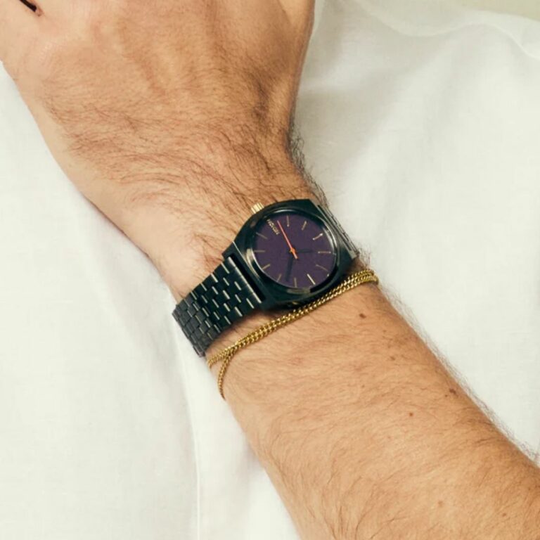 Nixon-Time-Teller-Watch-Gunmetal-Blackberry-Gold-Man.jpg Nixon-Time-Teller-Watch-Gunmetal-Blackberry-Gold-Man.jpg