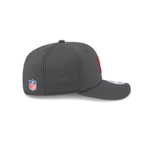 New Era 9Seventy San Francisco 49ers Official Sideline Mesh Trucker Stretch Snapback Hat Dark Gray - Image 4