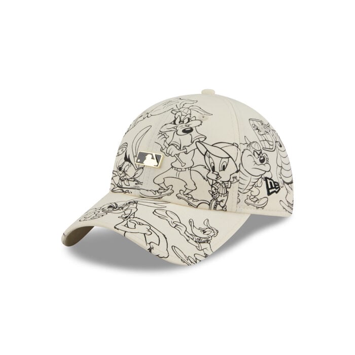 New-Era-x-Looney-Tunes-9Twenty-MLB-Logo-Looney-Tunes-Squad-Strapback-Hat-Chrome-White-Black-right-fr.jpg